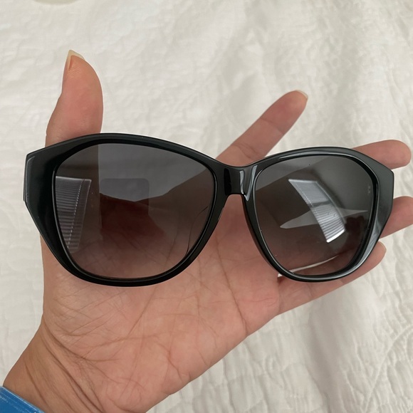 Yves Saint Laurent Black Bold Frame Glasses - Picture 3 of 6